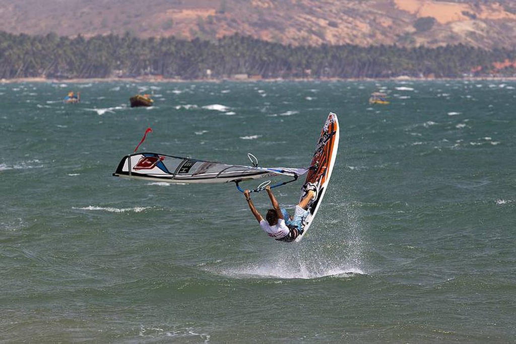 Davy Scheffers full power - Vietnam PWA Grand Slam ©  John Carter / PWA http://www.pwaworldtour.com